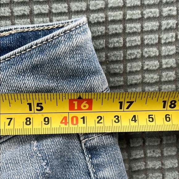 Distressed Jeans with bling - Picture 5 of 9